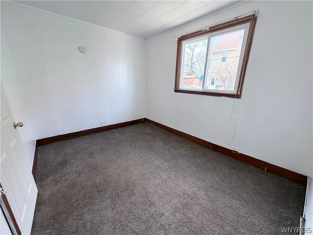 901 South Park Avenue Lower, Buffalo, New York 142, Buffalo, New York 14210, 4 Bedrooms Bedrooms, 7 Rooms Rooms,1 BathroomBathrooms,Residential Lease,For Rent,901 South Park Avenue Lower, Buffalo, New York 142,0,B1670542