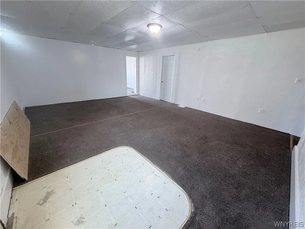 901 South Park Avenue Lower, Buffalo, New York 142, Buffalo, New York 14210, 4 Bedrooms Bedrooms, 7 Rooms Rooms,1 BathroomBathrooms,Residential Lease,For Rent,901 South Park Avenue Lower, Buffalo, New York 142,0,B1670542