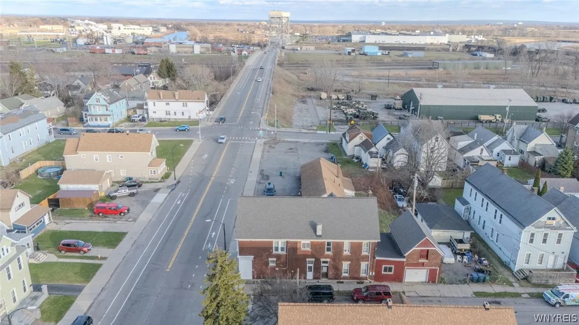 901 South Park Avenue Lower, Buffalo, New York 142, Buffalo, New York 14210, 4 Bedrooms Bedrooms, 7 Rooms Rooms,1 BathroomBathrooms,Residential Lease,For Rent,901 South Park Avenue Lower, Buffalo, New York 142,0,B1670542