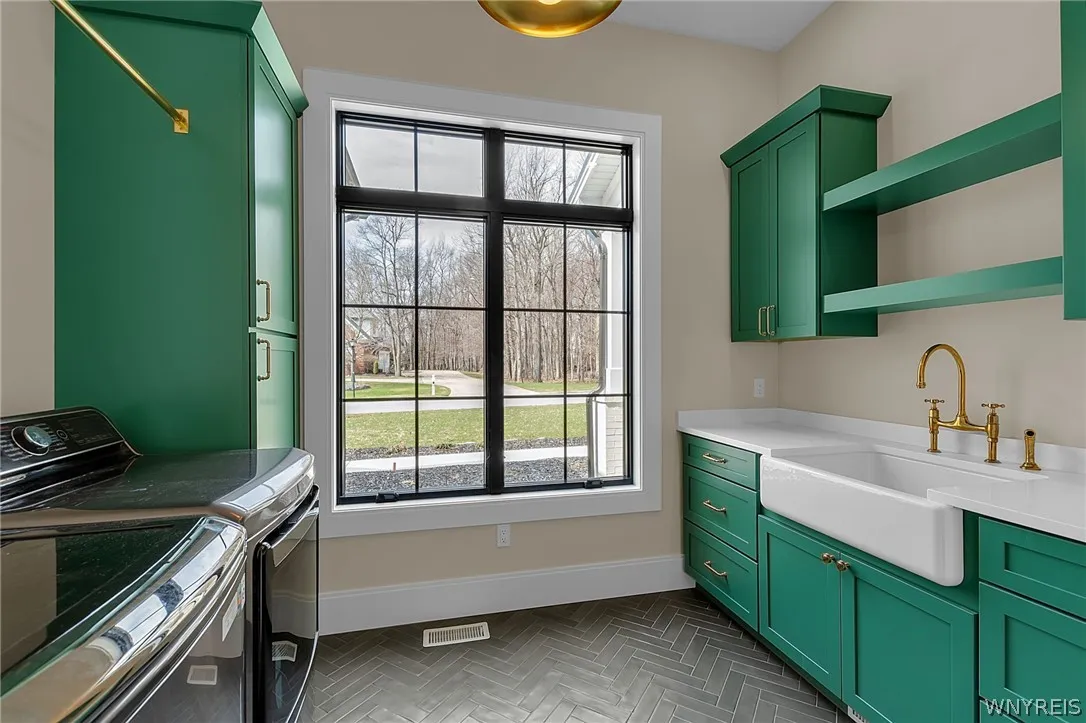 4975 Spaulding Drive, Clarence, New York 14031, Clarence, New York 14031, 5 Bedrooms Bedrooms, 11 Rooms Rooms,4 BathroomsBathrooms,Residential,For Sale,4975 Spaulding Drive, Clarence, New York 14031,0,B1671531