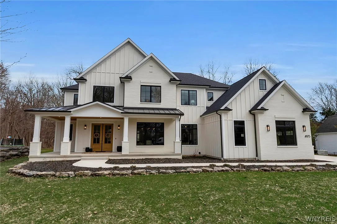 4975 Spaulding Drive, Clarence, New York 14031, Clarence, New York 14031, 5 Bedrooms Bedrooms, 11 Rooms Rooms,4 BathroomsBathrooms,Residential,For Sale,4975 Spaulding Drive, Clarence, New York 14031,0,B1671531