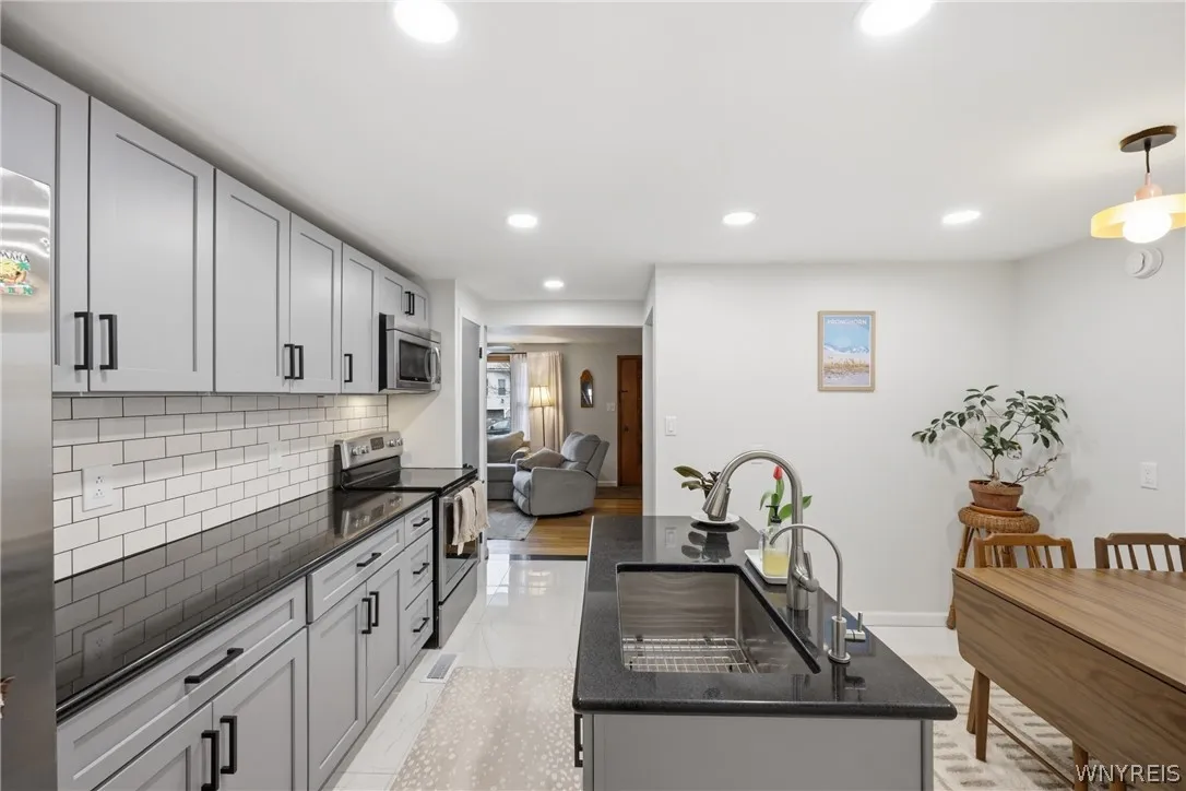 161 Woodside Avenue, Buffalo, New York 14220, Buffalo, New York 14220, 3 Bedrooms Bedrooms, 5 Rooms Rooms,1 BathroomBathrooms,Residential,For Sale,161 Woodside Avenue, Buffalo, New York 14220,0,B1670009
