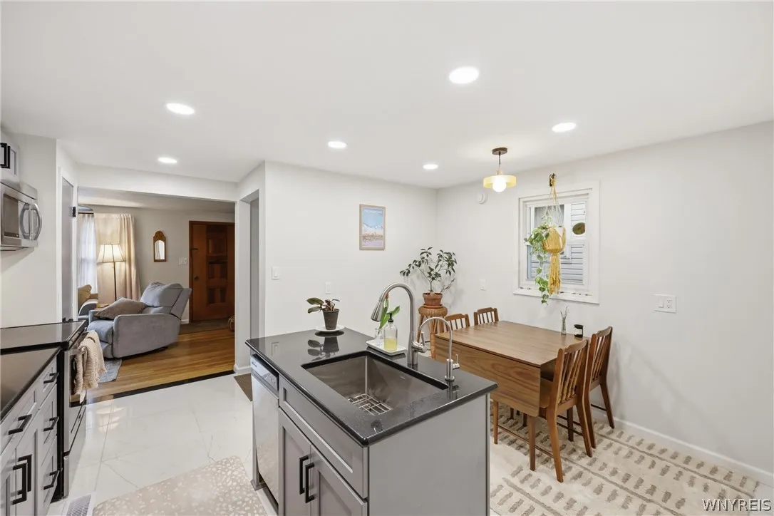 161 Woodside Avenue, Buffalo, New York 14220, Buffalo, New York 14220, 3 Bedrooms Bedrooms, 5 Rooms Rooms,1 BathroomBathrooms,Residential,For Sale,161 Woodside Avenue, Buffalo, New York 14220,0,B1670009