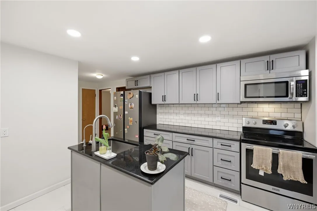 161 Woodside Avenue, Buffalo, New York 14220, Buffalo, New York 14220, 3 Bedrooms Bedrooms, 5 Rooms Rooms,1 BathroomBathrooms,Residential,For Sale,161 Woodside Avenue, Buffalo, New York 14220,0,B1670009