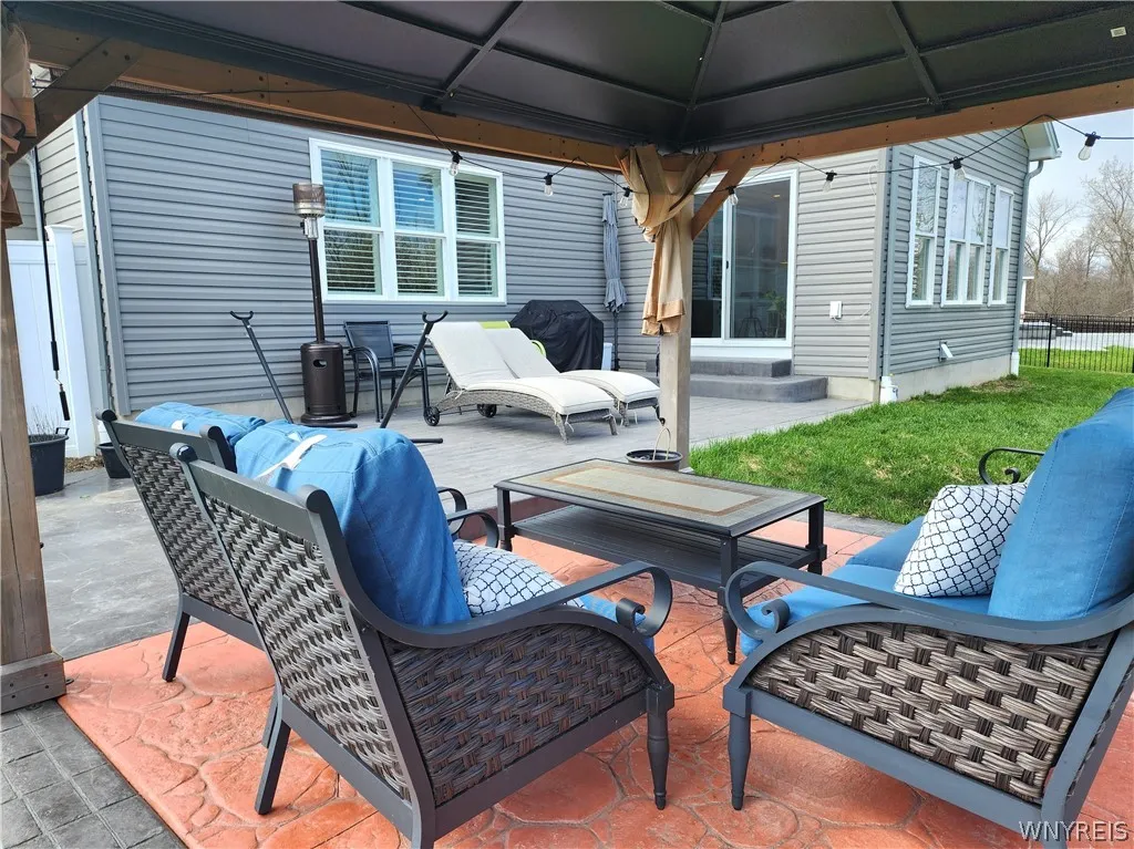 4665 Carlyes Court, Hamburg, New York 14075, Hamburg, New York 14075, 4 Bedrooms Bedrooms, 11 Rooms Rooms,2 BathroomsBathrooms,Residential,For Sale,4665 Carlyes Court, Hamburg, New York 14075,0,B1664614