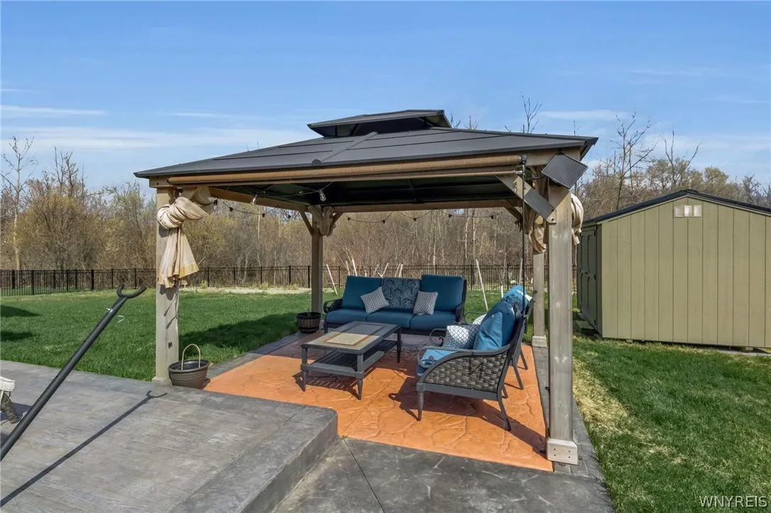 4665 Carlyes Court, Hamburg, New York 14075, Hamburg, New York 14075, 4 Bedrooms Bedrooms, 11 Rooms Rooms,2 BathroomsBathrooms,Residential,For Sale,4665 Carlyes Court, Hamburg, New York 14075,0,B1664614