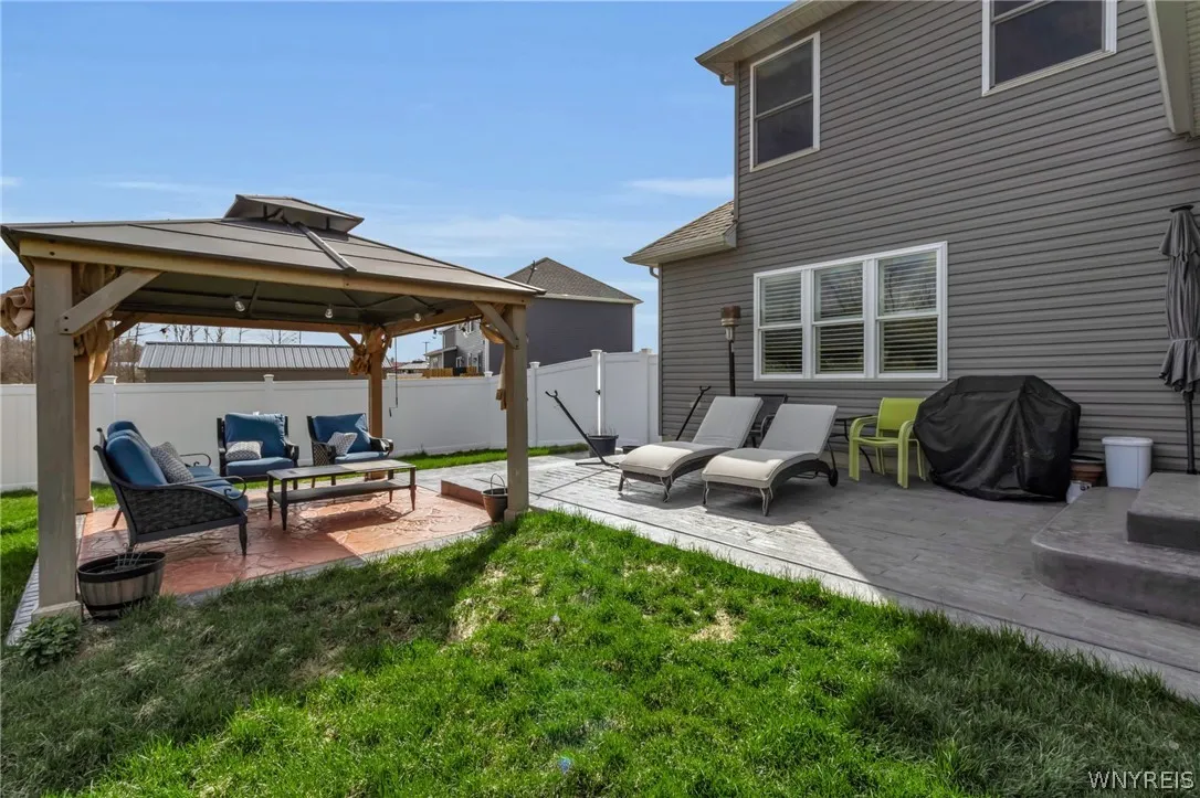 4665 Carlyes Court, Hamburg, New York 14075, Hamburg, New York 14075, 4 Bedrooms Bedrooms, 11 Rooms Rooms,2 BathroomsBathrooms,Residential,For Sale,4665 Carlyes Court, Hamburg, New York 14075,0,B1664614