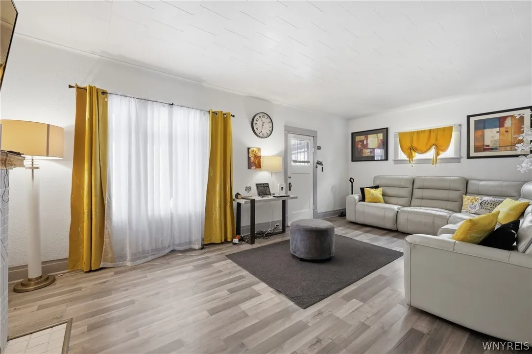 312 Cambridge Avenue, Buffalo, New York 14215, Buffalo, New York 14215, 3 Bedrooms Bedrooms, 9 Rooms Rooms,1 BathroomBathrooms,Residential,For Sale,312 Cambridge Avenue, Buffalo, New York 14215,0,B1671785