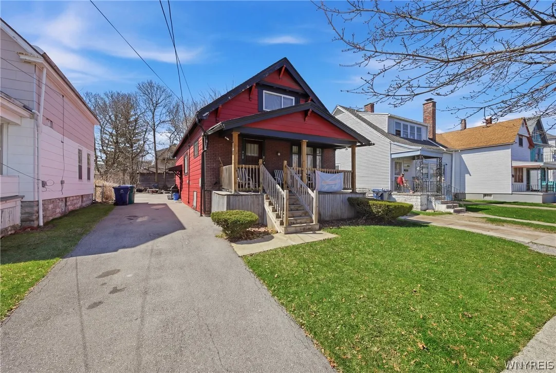 312 Cambridge Avenue, Buffalo, New York 14215, Buffalo, New York 14215, 3 Bedrooms Bedrooms, 9 Rooms Rooms,1 BathroomBathrooms,Residential,For Sale,312 Cambridge Avenue, Buffalo, New York 14215,0,B1671785