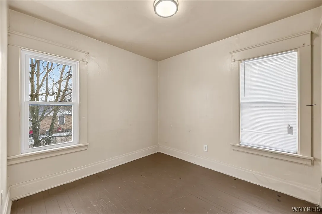 23 Humason Avenue, Buffalo, New York 14211, Buffalo, New York 14211, 5 Bedrooms Bedrooms, ,2 BathroomsBathrooms,Residential,For Sale,23 Humason Avenue, Buffalo, New York 14211,0,B1672222