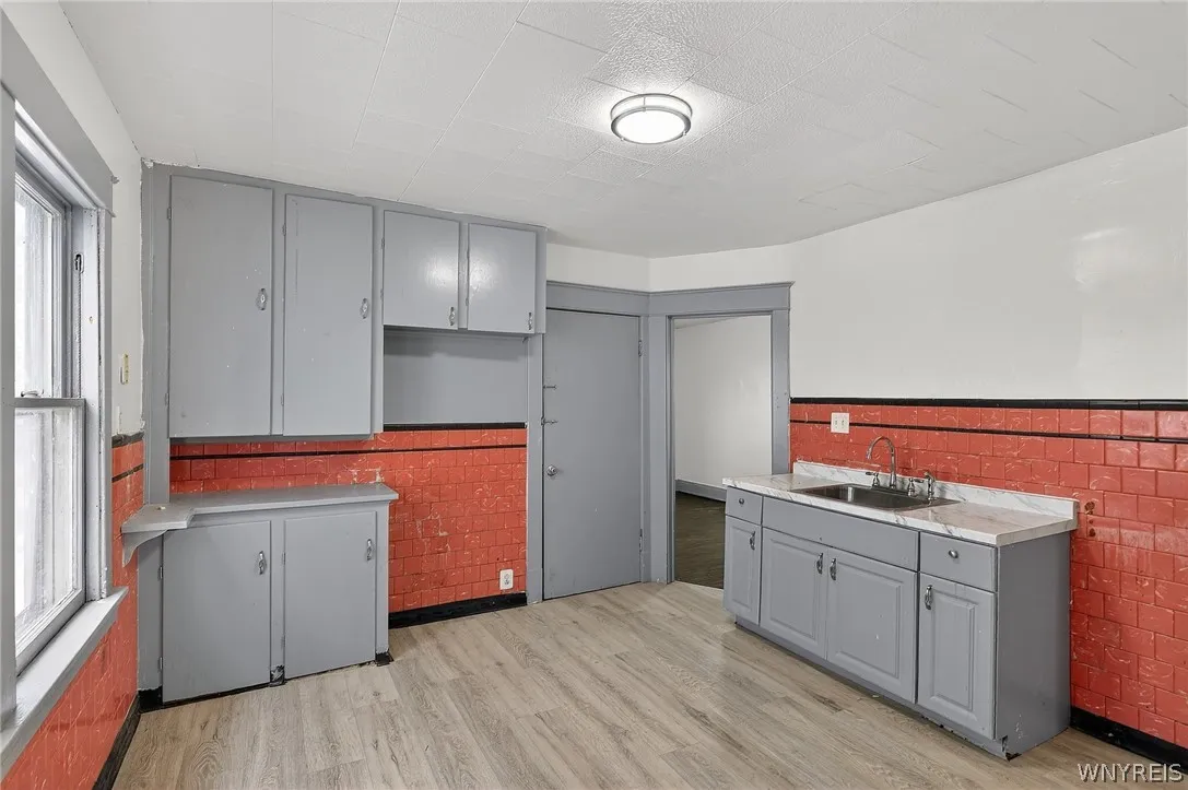 23 Humason Avenue, Buffalo, New York 14211, Buffalo, New York 14211, 5 Bedrooms Bedrooms, ,2 BathroomsBathrooms,Residential,For Sale,23 Humason Avenue, Buffalo, New York 14211,0,B1672222