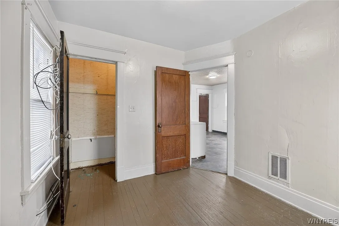 23 Humason Avenue, Buffalo, New York 14211, Buffalo, New York 14211, 5 Bedrooms Bedrooms, ,2 BathroomsBathrooms,Residential,For Sale,23 Humason Avenue, Buffalo, New York 14211,0,B1672222