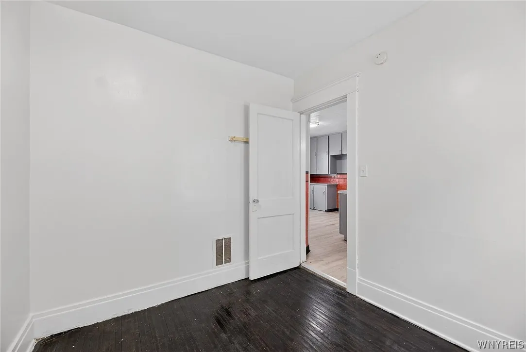 23 Humason Avenue, Buffalo, New York 14211, Buffalo, New York 14211, 5 Bedrooms Bedrooms, ,2 BathroomsBathrooms,Residential,For Sale,23 Humason Avenue, Buffalo, New York 14211,0,B1672222