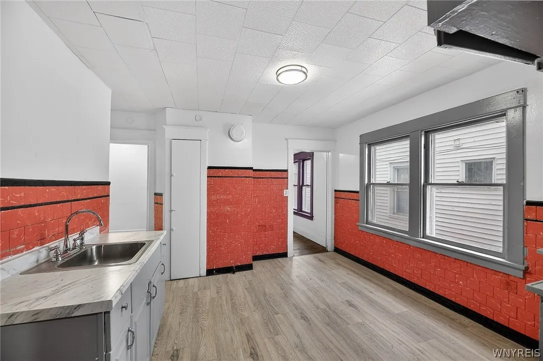 23 Humason Avenue, Buffalo, New York 14211, Buffalo, New York 14211, 5 Bedrooms Bedrooms, ,2 BathroomsBathrooms,Residential,For Sale,23 Humason Avenue, Buffalo, New York 14211,0,B1672222