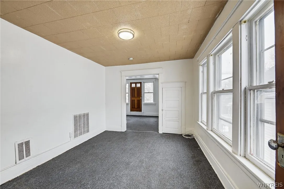 23 Humason Avenue, Buffalo, New York 14211, Buffalo, New York 14211, 5 Bedrooms Bedrooms, ,2 BathroomsBathrooms,Residential,For Sale,23 Humason Avenue, Buffalo, New York 14211,0,B1672222