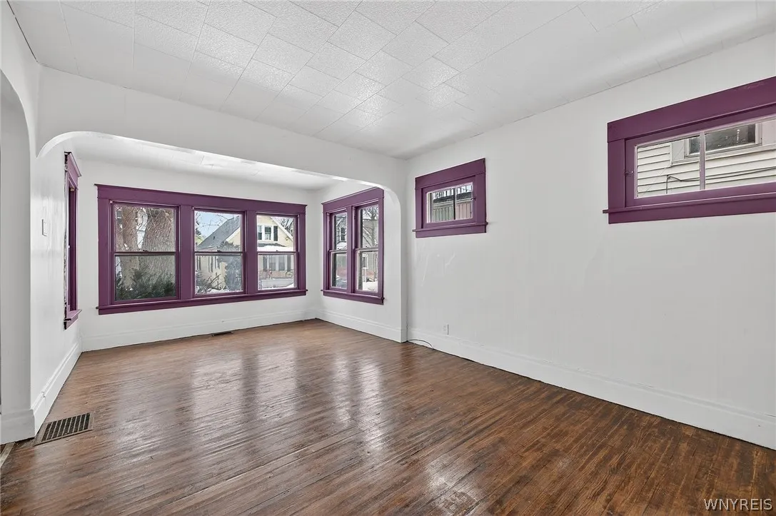 23 Humason Avenue, Buffalo, New York 14211, Buffalo, New York 14211, 5 Bedrooms Bedrooms, ,2 BathroomsBathrooms,Residential,For Sale,23 Humason Avenue, Buffalo, New York 14211,0,B1672222