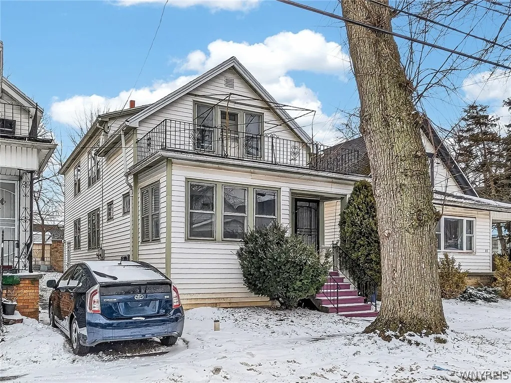 23 Humason Avenue, Buffalo, New York 14211, Buffalo, New York 14211, 5 Bedrooms Bedrooms, ,2 BathroomsBathrooms,Residential,For Sale,23 Humason Avenue, Buffalo, New York 14211,0,B1672222