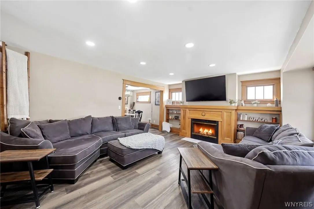 17 Crosby Avenue, Tonawanda, New York 14217, Tonawanda, New York 14217, 3 Bedrooms Bedrooms, 7 Rooms Rooms,1 BathroomBathrooms,Residential,For Sale,17 Crosby Avenue, Tonawanda, New York 14217,0,B1672187