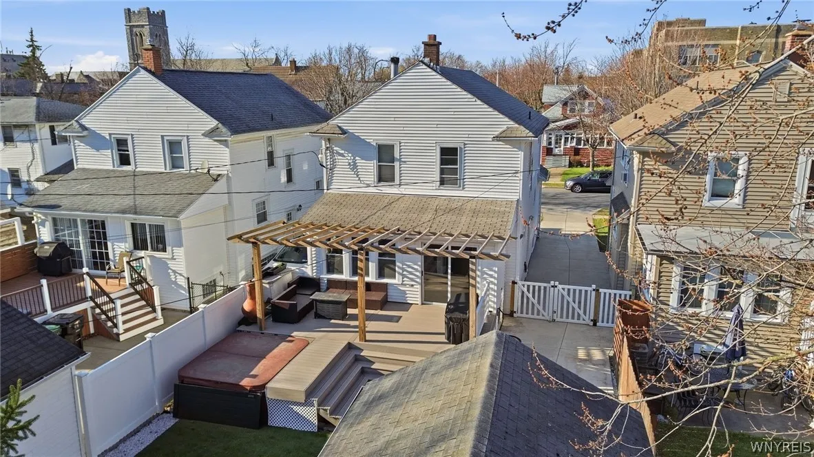 17 Crosby Avenue, Tonawanda, New York 14217, Tonawanda, New York 14217, 3 Bedrooms Bedrooms, 7 Rooms Rooms,1 BathroomBathrooms,Residential,For Sale,17 Crosby Avenue, Tonawanda, New York 14217,0,B1672187