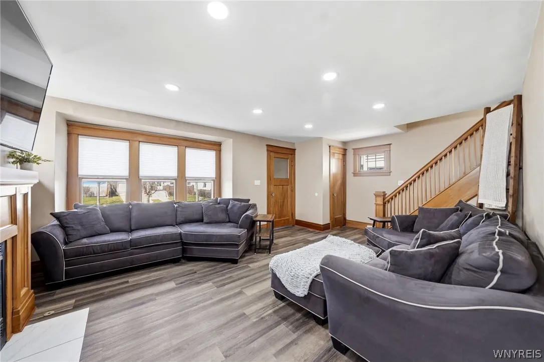 17 Crosby Avenue, Tonawanda, New York 14217, Tonawanda, New York 14217, 3 Bedrooms Bedrooms, 7 Rooms Rooms,1 BathroomBathrooms,Residential,For Sale,17 Crosby Avenue, Tonawanda, New York 14217,0,B1672187