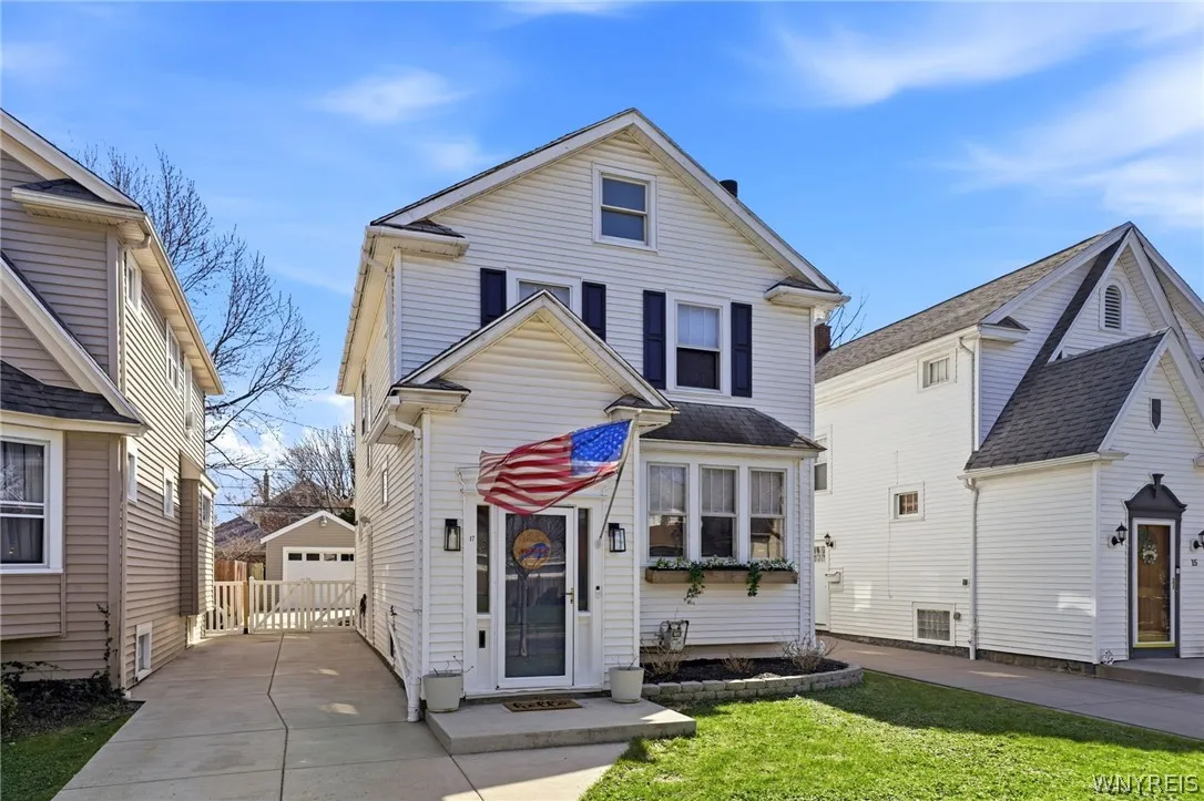 17 Crosby Avenue, Tonawanda, New York 14217, Tonawanda, New York 14217, 3 Bedrooms Bedrooms, 7 Rooms Rooms,1 BathroomBathrooms,Residential,For Sale,17 Crosby Avenue, Tonawanda, New York 14217,0,B1672187