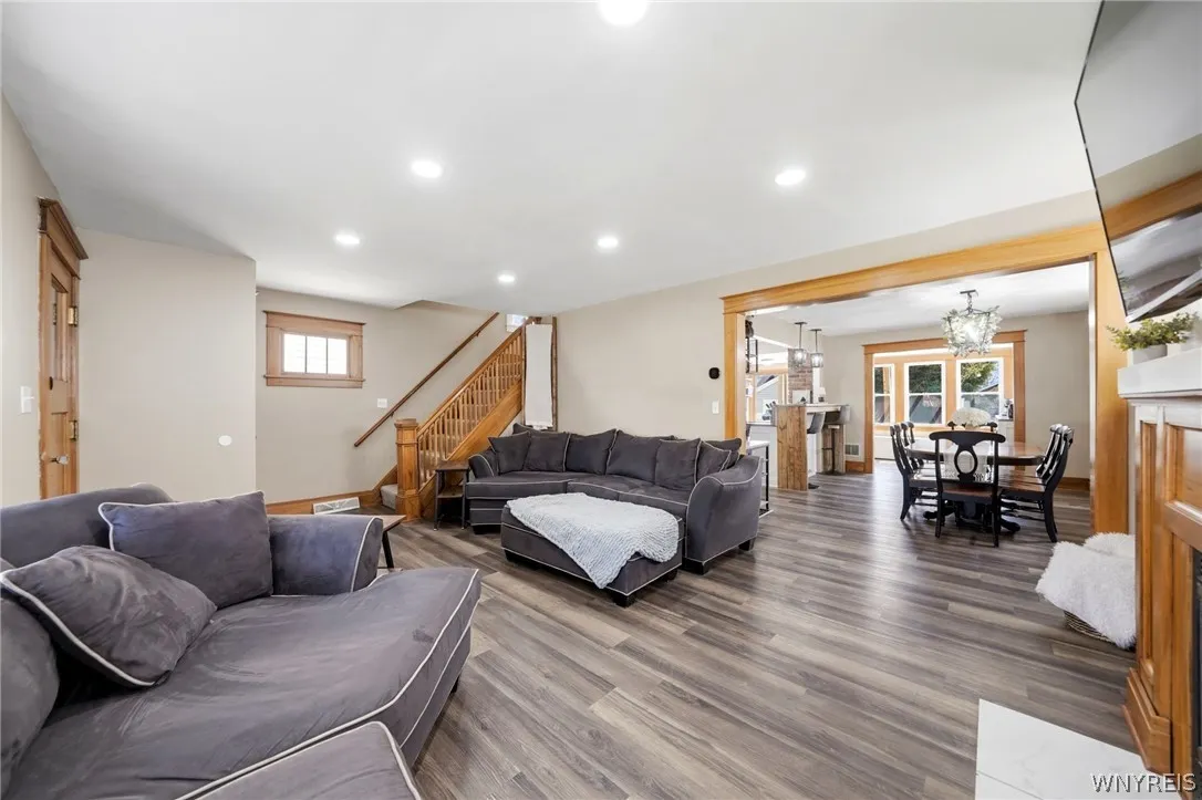 17 Crosby Avenue, Tonawanda, New York 14217, Tonawanda, New York 14217, 3 Bedrooms Bedrooms, 7 Rooms Rooms,1 BathroomBathrooms,Residential,For Sale,17 Crosby Avenue, Tonawanda, New York 14217,0,B1672187