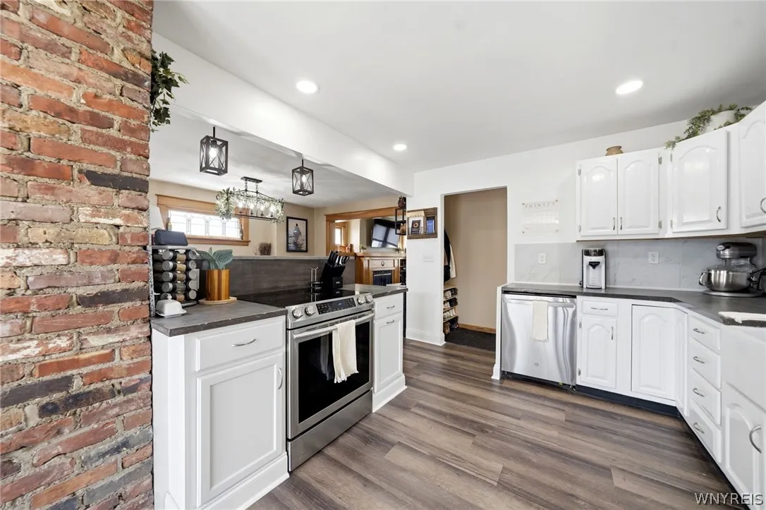 17 Crosby Avenue, Tonawanda, New York 14217, Tonawanda, New York 14217, 3 Bedrooms Bedrooms, 7 Rooms Rooms,1 BathroomBathrooms,Residential,For Sale,17 Crosby Avenue, Tonawanda, New York 14217,0,B1672187