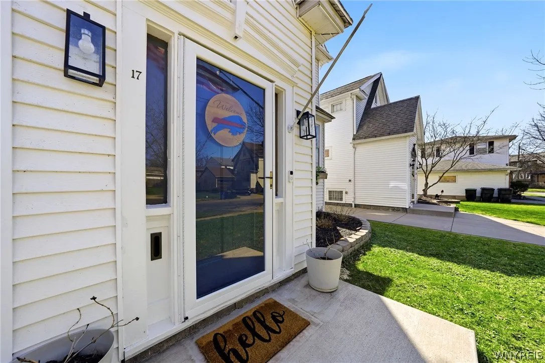 17 Crosby Avenue, Tonawanda, New York 14217, Tonawanda, New York 14217, 3 Bedrooms Bedrooms, 7 Rooms Rooms,1 BathroomBathrooms,Residential,For Sale,17 Crosby Avenue, Tonawanda, New York 14217,0,B1672187