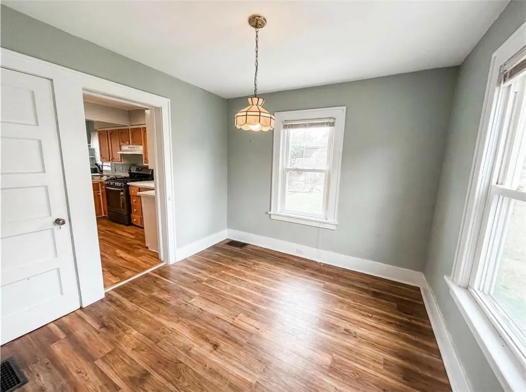1 French Avenue, Owasco, New York 13021, Owasco, New York 13021, 3 Bedrooms Bedrooms, 7 Rooms Rooms,1 BathroomBathrooms,Residential,For Sale,1 French Avenue, Owasco, New York 13021,0,R1671601