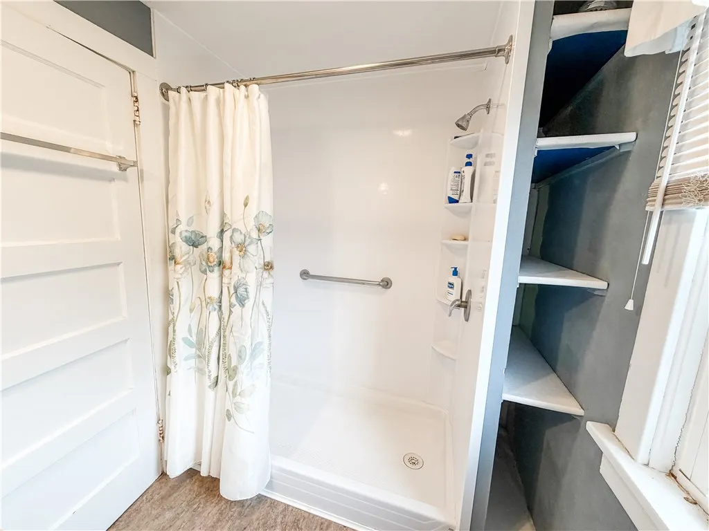 1 French Avenue, Owasco, New York 13021, Owasco, New York 13021, 3 Bedrooms Bedrooms, 7 Rooms Rooms,1 BathroomBathrooms,Residential,For Sale,1 French Avenue, Owasco, New York 13021,0,R1671601