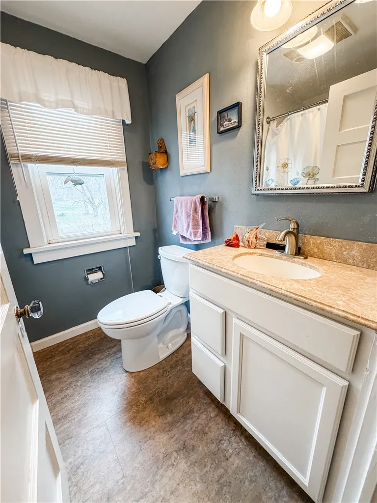 1 French Avenue, Owasco, New York 13021, Owasco, New York 13021, 3 Bedrooms Bedrooms, 7 Rooms Rooms,1 BathroomBathrooms,Residential,For Sale,1 French Avenue, Owasco, New York 13021,0,R1671601