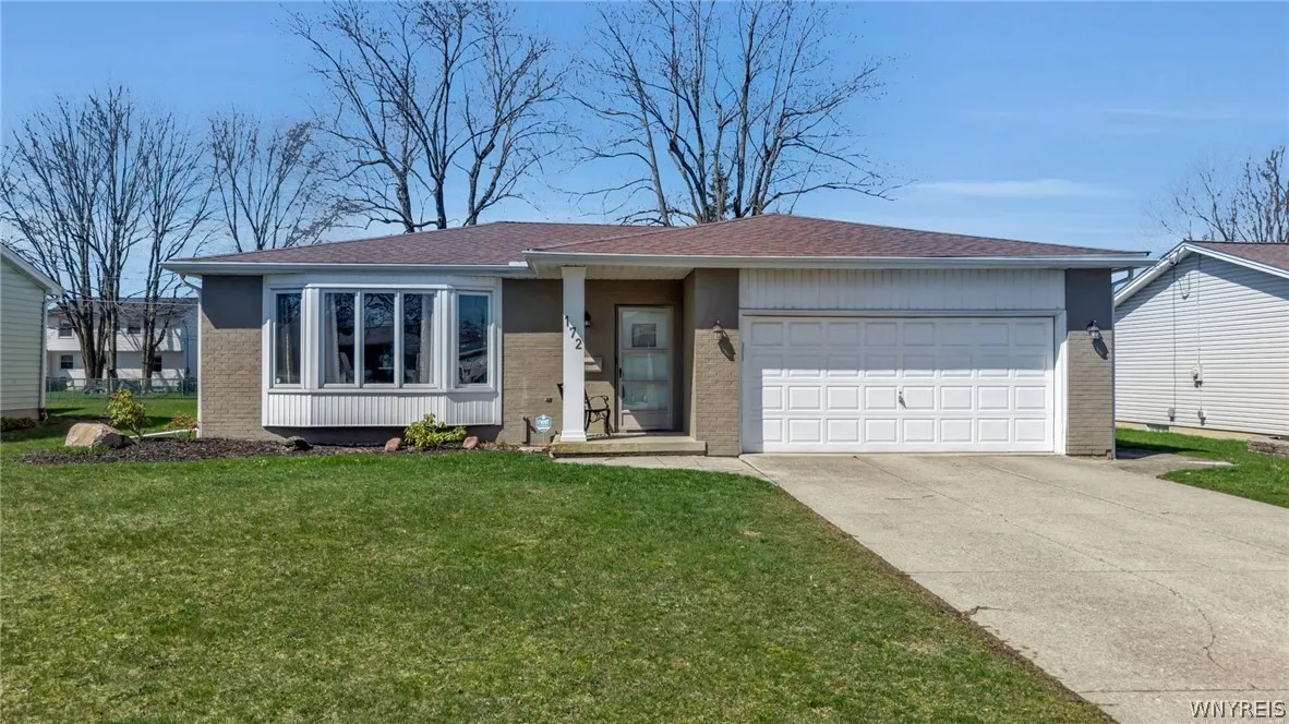 172 Teakwood Ter, Amherst, New York 14221, Amherst, New York 14221, 3 Bedrooms Bedrooms, 7 Rooms Rooms,1 BathroomBathrooms,Residential,For Sale,172 Teakwood Ter, Amherst, New York 14221,0,B1672212