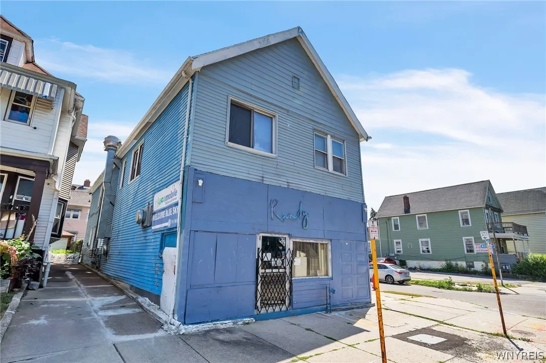 955 Tonawanda Street, Buffalo, New York 14207, Buffalo, New York 14207, 9 Bedrooms Bedrooms, ,4 BathroomsBathrooms,Residential,For Sale,955 Tonawanda Street, Buffalo, New York 14207,0,B1672356