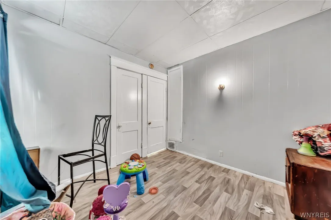 955 Tonawanda Street, Buffalo, New York 14207, Buffalo, New York 14207, 9 Bedrooms Bedrooms, ,4 BathroomsBathrooms,Residential,For Sale,955 Tonawanda Street, Buffalo, New York 14207,0,B1672356