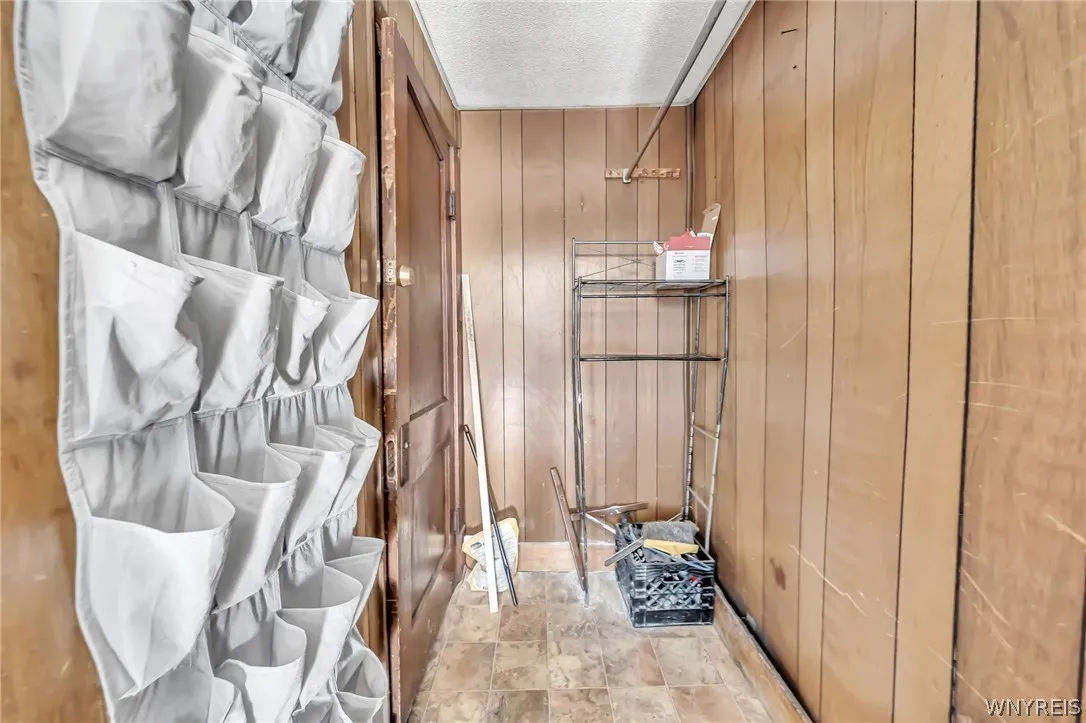 955 Tonawanda Street, Buffalo, New York 14207, Buffalo, New York 14207, 9 Bedrooms Bedrooms, ,4 BathroomsBathrooms,Residential,For Sale,955 Tonawanda Street, Buffalo, New York 14207,0,B1672356