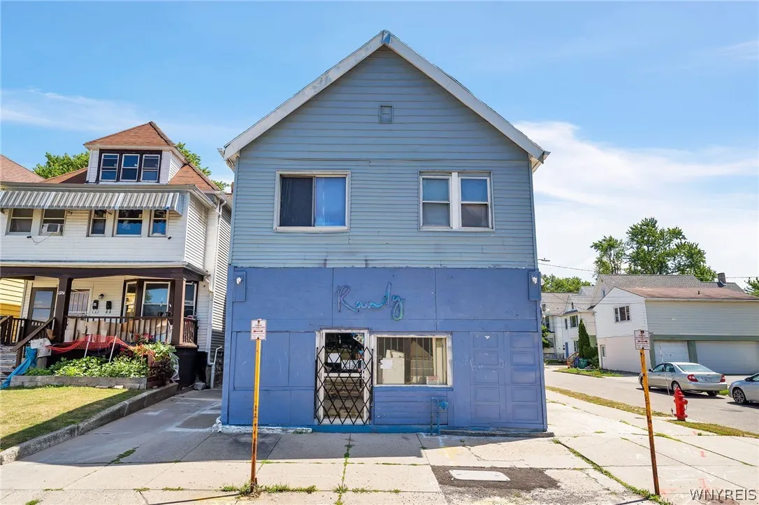 955 Tonawanda Street, Buffalo, New York 14207, Buffalo, New York 14207, 9 Bedrooms Bedrooms, ,4 BathroomsBathrooms,Residential,For Sale,955 Tonawanda Street, Buffalo, New York 14207,0,B1672356