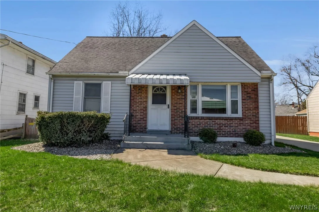 3006 Eggert Road, Tonawanda, New York 14150, Tonawanda, New York 14150, 3 Bedrooms Bedrooms, 7 Rooms Rooms,1 BathroomBathrooms,Residential,For Sale,3006 Eggert Road, Tonawanda, New York 14150,0,B1672242