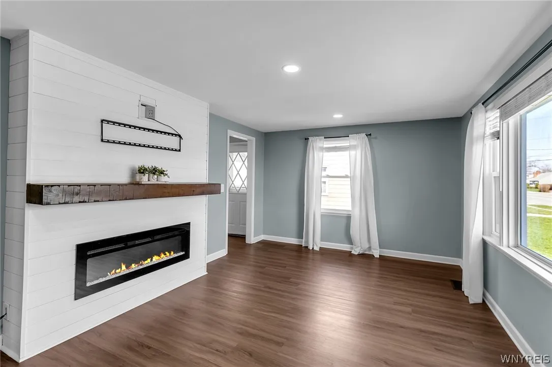 3006 Eggert Road, Tonawanda, New York 14150, Tonawanda, New York 14150, 3 Bedrooms Bedrooms, 7 Rooms Rooms,1 BathroomBathrooms,Residential,For Sale,3006 Eggert Road, Tonawanda, New York 14150,0,B1672242