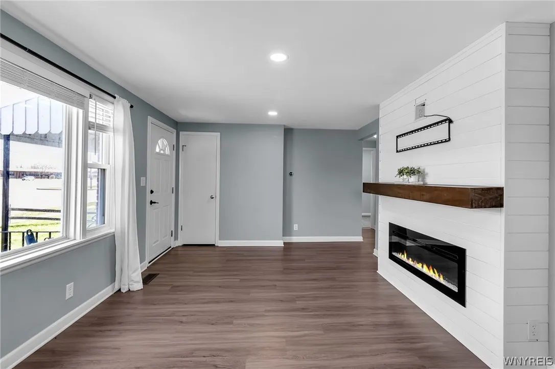 3006 Eggert Road, Tonawanda, New York 14150, Tonawanda, New York 14150, 3 Bedrooms Bedrooms, 7 Rooms Rooms,1 BathroomBathrooms,Residential,For Sale,3006 Eggert Road, Tonawanda, New York 14150,0,B1672242