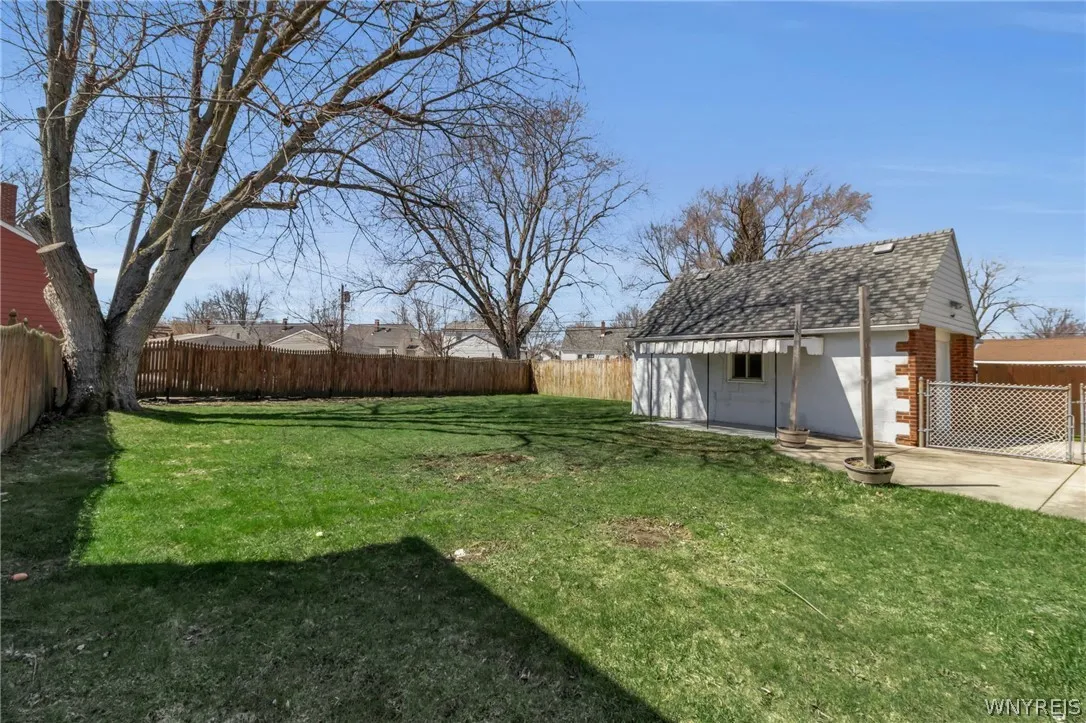 3006 Eggert Road, Tonawanda, New York 14150, Tonawanda, New York 14150, 3 Bedrooms Bedrooms, 7 Rooms Rooms,1 BathroomBathrooms,Residential,For Sale,3006 Eggert Road, Tonawanda, New York 14150,0,B1672242