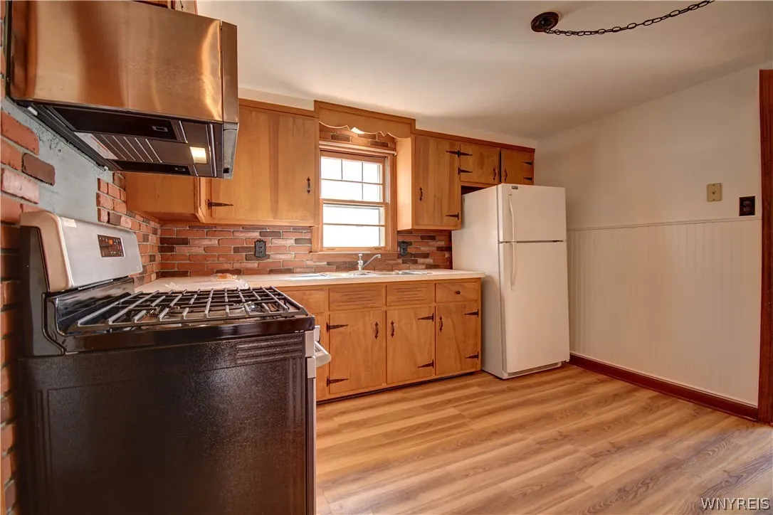 244 Renwood Avenue, Tonawanda, New York 14217, Tonawanda, New York 14217, 3 Bedrooms Bedrooms, 6 Rooms Rooms,1 BathroomBathrooms,Residential,For Sale,244 Renwood Avenue, Tonawanda, New York 14217,0,B1671234