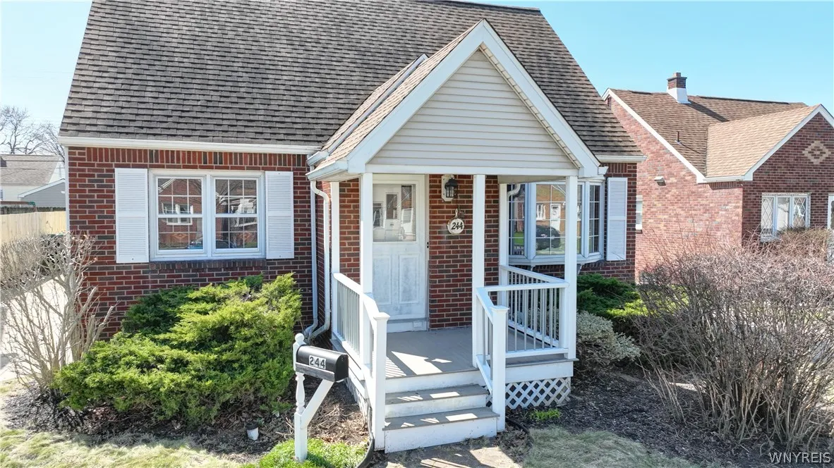244 Renwood Avenue, Tonawanda, New York 14217, Tonawanda, New York 14217, 3 Bedrooms Bedrooms, 6 Rooms Rooms,1 BathroomBathrooms,Residential,For Sale,244 Renwood Avenue, Tonawanda, New York 14217,0,B1671234