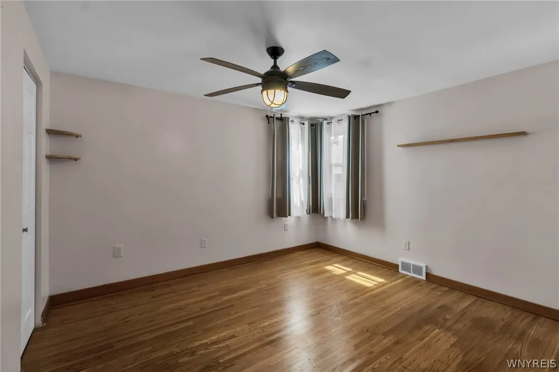 394 Linwood Avenue, North Tonawanda, New York 1412, North Tonawanda, New York 14120, 3 Bedrooms Bedrooms, 5 Rooms Rooms,2 BathroomsBathrooms,Residential,For Sale,394 Linwood Avenue, North Tonawanda, New York 1412,0,B1672371
