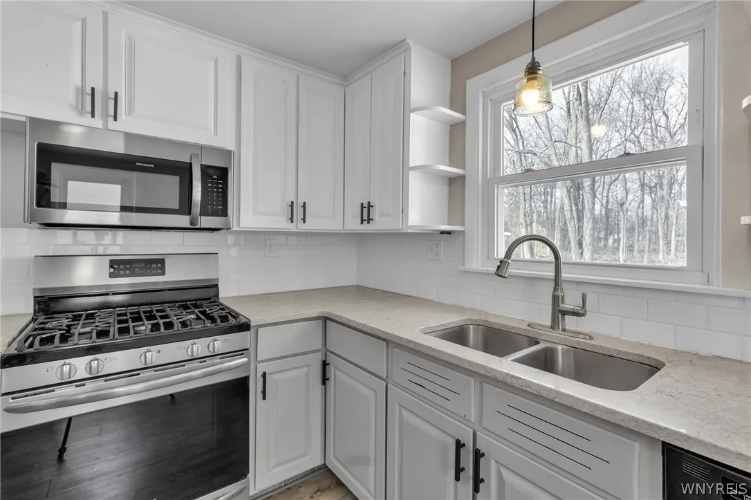 394 Linwood Avenue, North Tonawanda, New York 1412, North Tonawanda, New York 14120, 3 Bedrooms Bedrooms, 5 Rooms Rooms,2 BathroomsBathrooms,Residential,For Sale,394 Linwood Avenue, North Tonawanda, New York 1412,0,B1672371