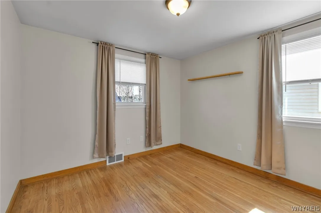 394 Linwood Avenue, North Tonawanda, New York 1412, North Tonawanda, New York 14120, 3 Bedrooms Bedrooms, 5 Rooms Rooms,2 BathroomsBathrooms,Residential,For Sale,394 Linwood Avenue, North Tonawanda, New York 1412,0,B1672371