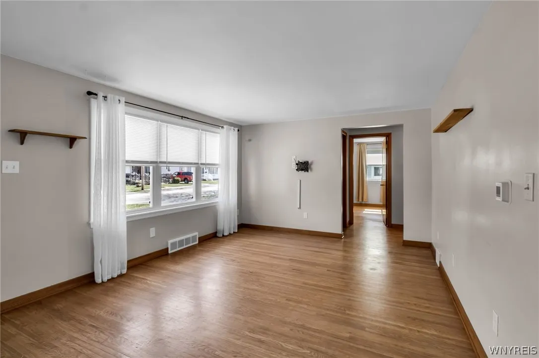394 Linwood Avenue, North Tonawanda, New York 1412, North Tonawanda, New York 14120, 3 Bedrooms Bedrooms, 5 Rooms Rooms,2 BathroomsBathrooms,Residential,For Sale,394 Linwood Avenue, North Tonawanda, New York 1412,0,B1672371