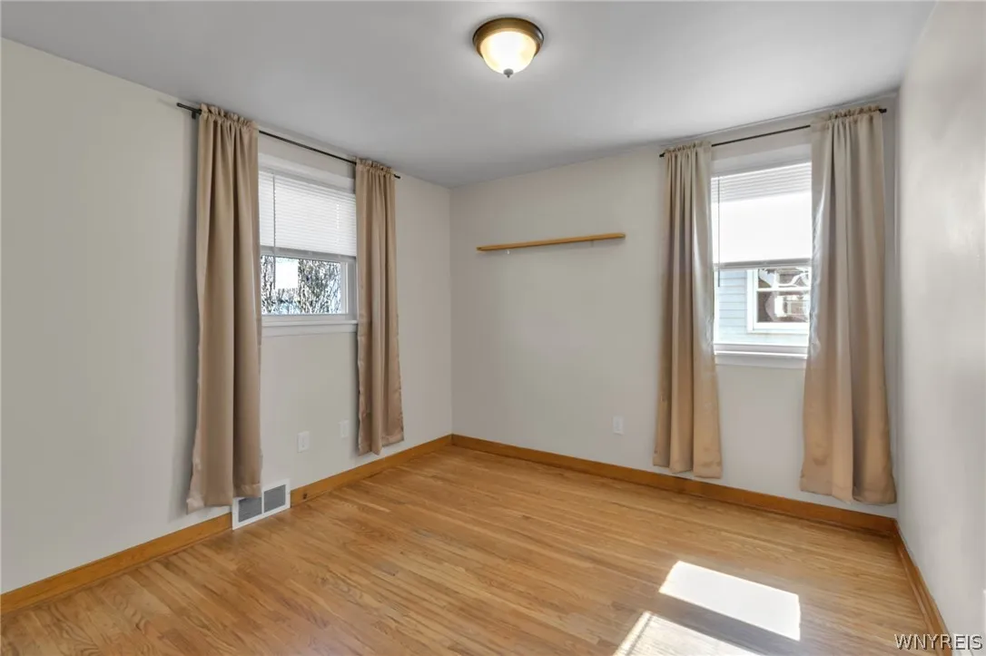394 Linwood Avenue, North Tonawanda, New York 1412, North Tonawanda, New York 14120, 3 Bedrooms Bedrooms, 5 Rooms Rooms,2 BathroomsBathrooms,Residential,For Sale,394 Linwood Avenue, North Tonawanda, New York 1412,0,B1672371