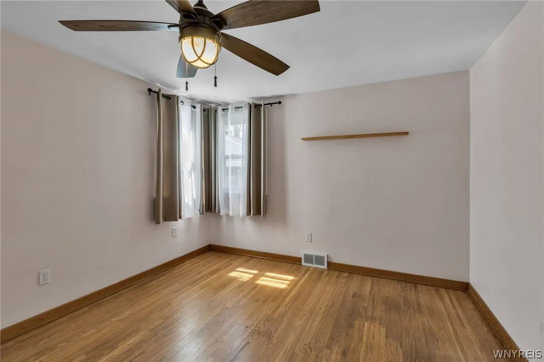 394 Linwood Avenue, North Tonawanda, New York 1412, North Tonawanda, New York 14120, 3 Bedrooms Bedrooms, 5 Rooms Rooms,2 BathroomsBathrooms,Residential,For Sale,394 Linwood Avenue, North Tonawanda, New York 1412,0,B1672371