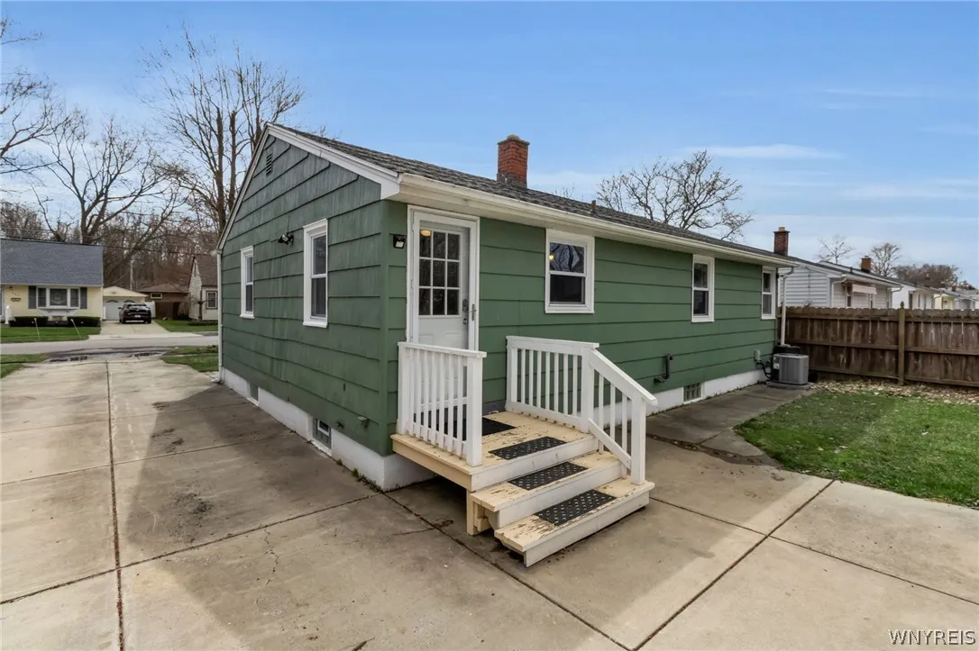 394 Linwood Avenue, North Tonawanda, New York 1412, North Tonawanda, New York 14120, 3 Bedrooms Bedrooms, 5 Rooms Rooms,2 BathroomsBathrooms,Residential,For Sale,394 Linwood Avenue, North Tonawanda, New York 1412,0,B1672371