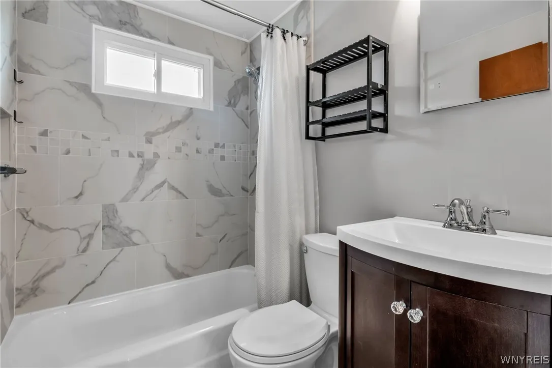 394 Linwood Avenue, North Tonawanda, New York 1412, North Tonawanda, New York 14120, 3 Bedrooms Bedrooms, 5 Rooms Rooms,2 BathroomsBathrooms,Residential,For Sale,394 Linwood Avenue, North Tonawanda, New York 1412,0,B1672371